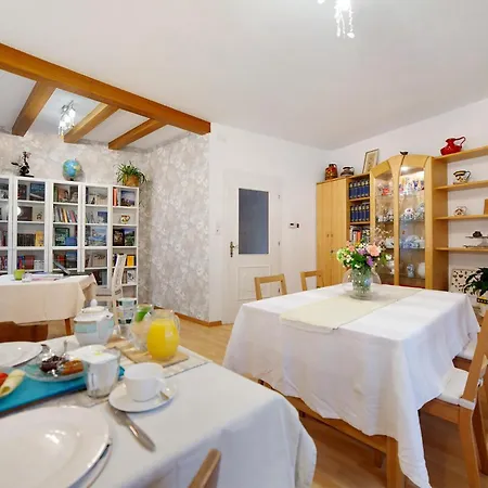 Bed & Breakfast Thaler 3*